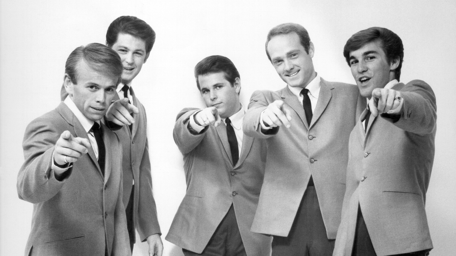 5 canciones que llevan a los boomers a su primera fiesta en la escuela secundaria