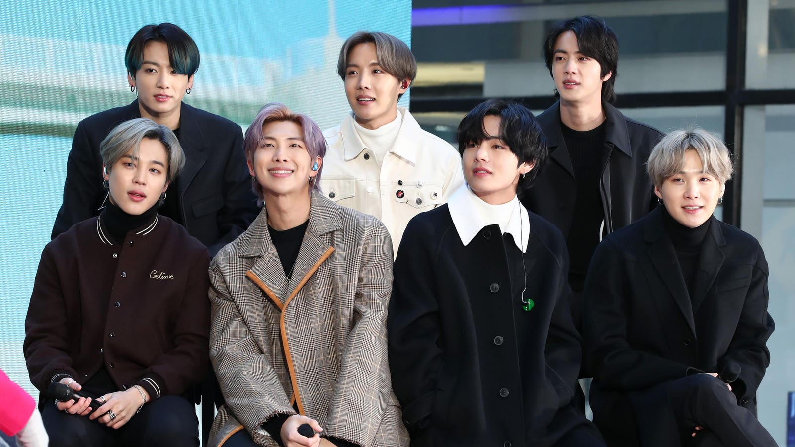 BTS empata su propio récord al bloquear a una superestrella musical del No. 1