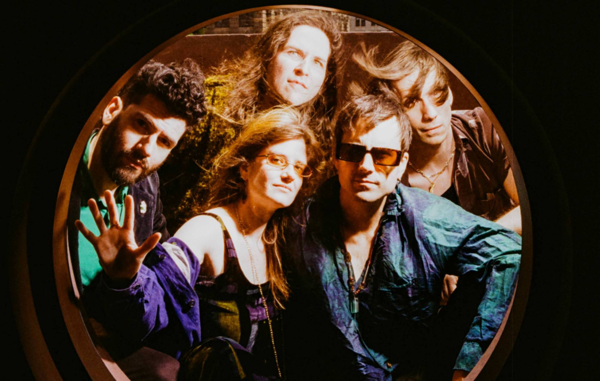 Bodega anuncia nuevo álbum 'All Inside Aquarium' con tema melódico