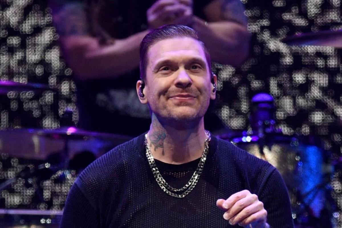 Brent Smith de Shinedown explica por qué prefiere el estilo de vida nómada