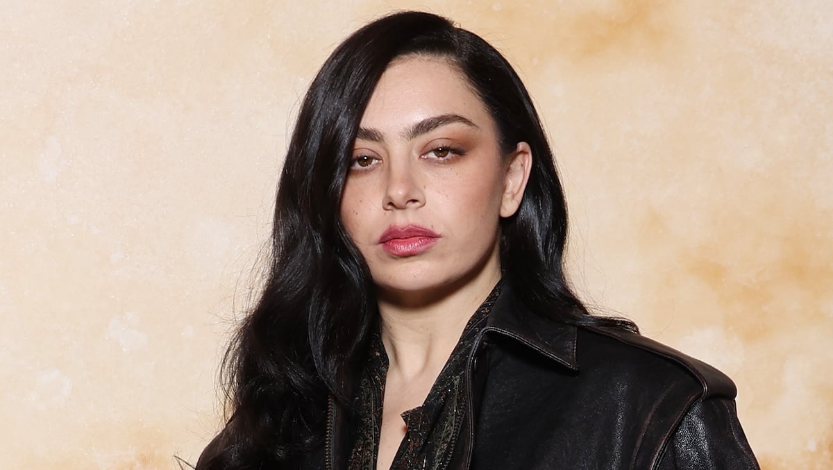 Charli XCX admite que está en el 'peor lugar mentalmente' en el que ha estado y casi deja la música después de 'Brat' - Solo Jared - Noticias de famosos y chismes
