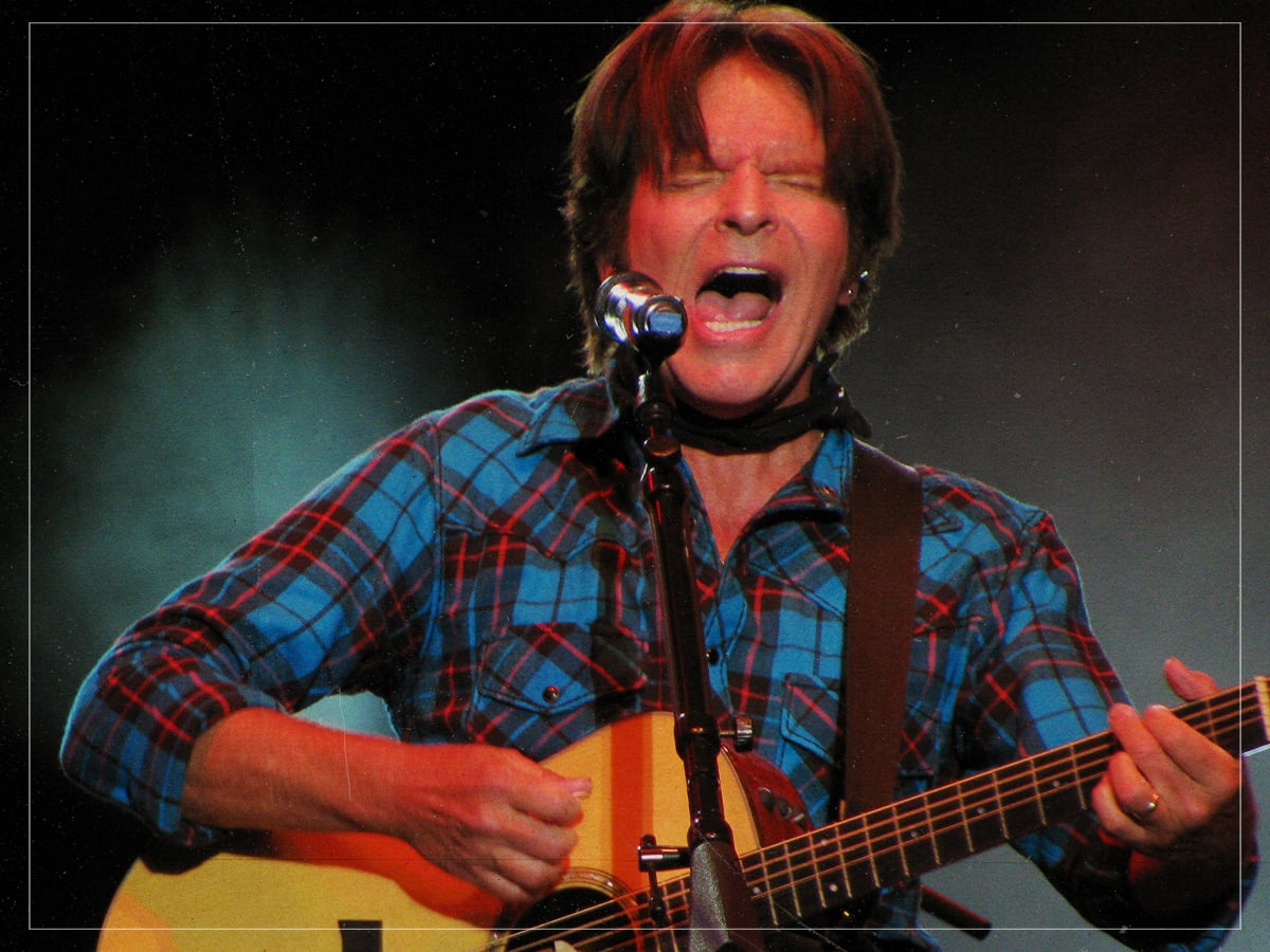Cómo John Fogerty ayudó a su héroe de la infancia en 1971