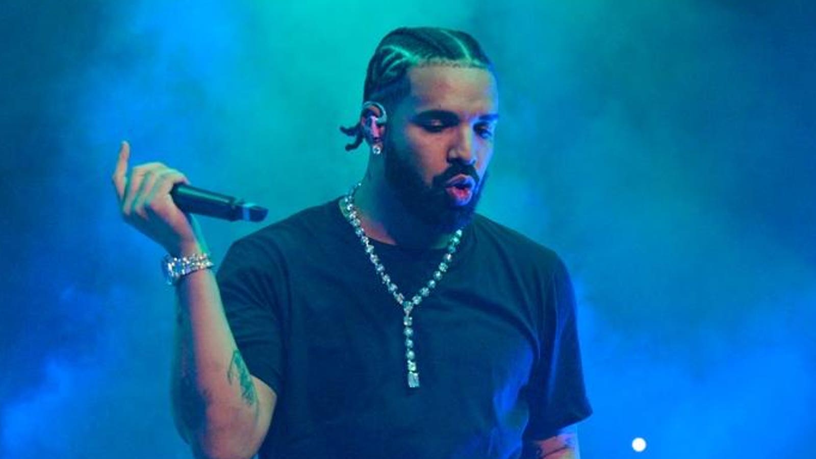 Drake se bloquea a sí mismo de los nuevos No. 1 en múltiples listas