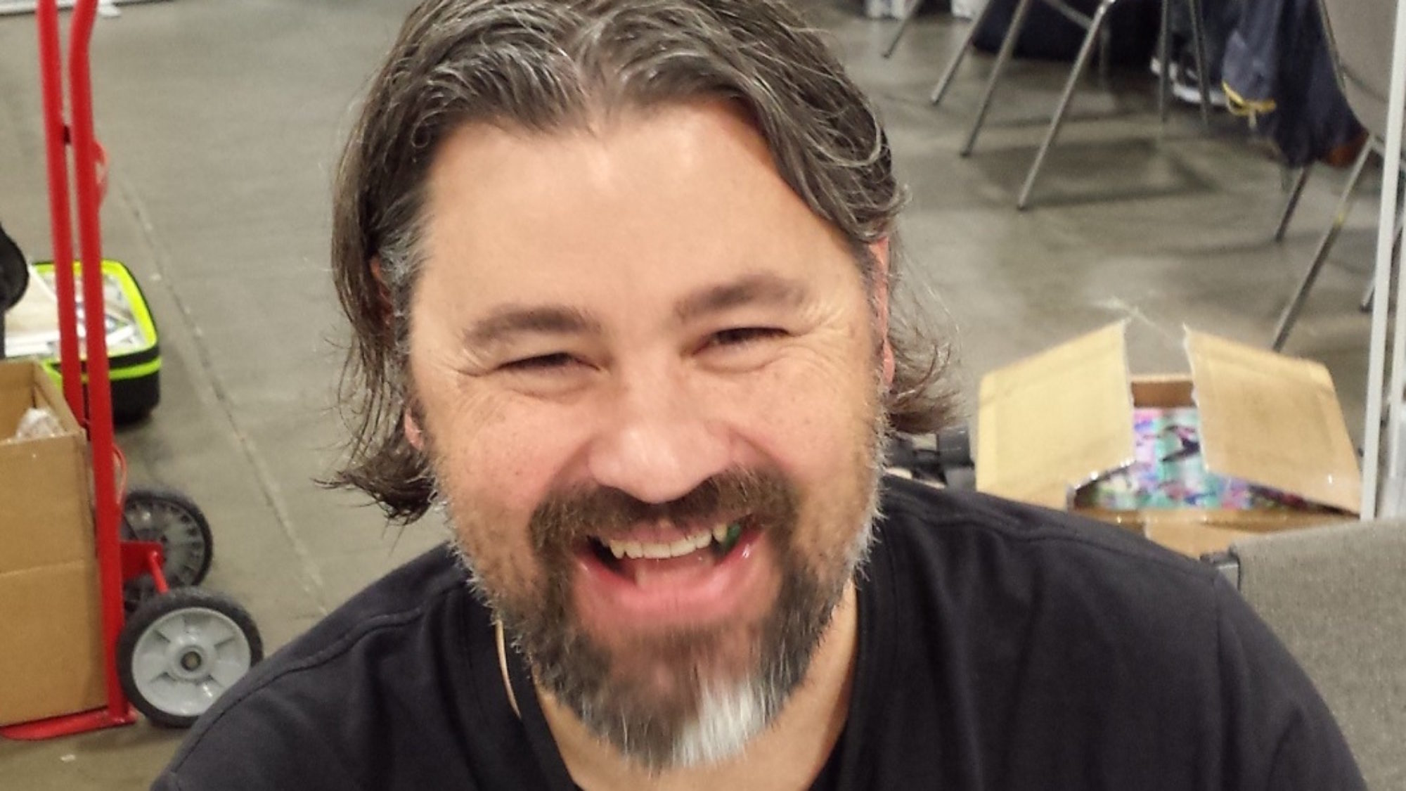 Jonathan Hickman nunca ha escrito Batman, pero piensa como él...