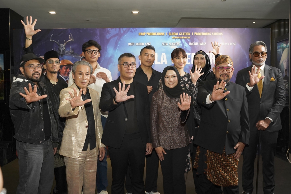 La comedia malaya '5 Bomoh' llega a los cines con un elenco repleto de estrellas y un mensaje contra la superstición (VIDEO)