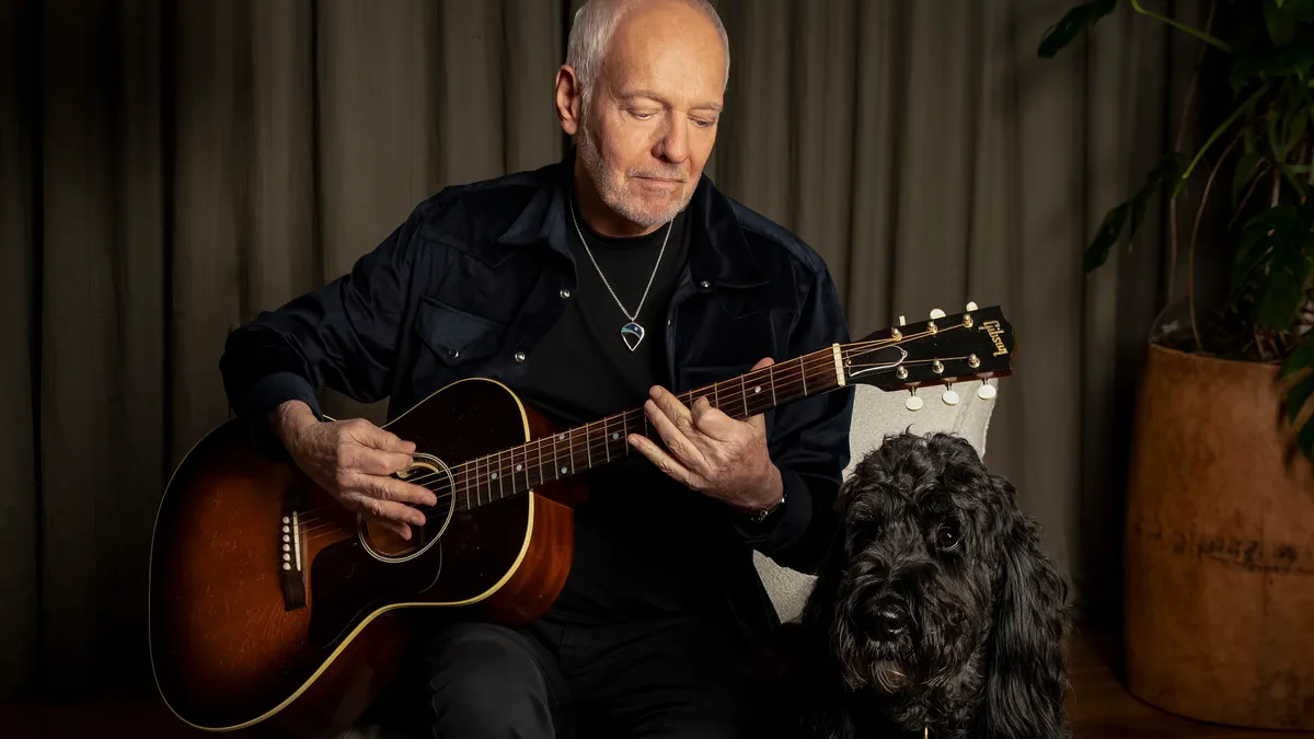 La enfermedad de Peter Frampton cambió su forma de tocar la guitarra, pero no su impulso.