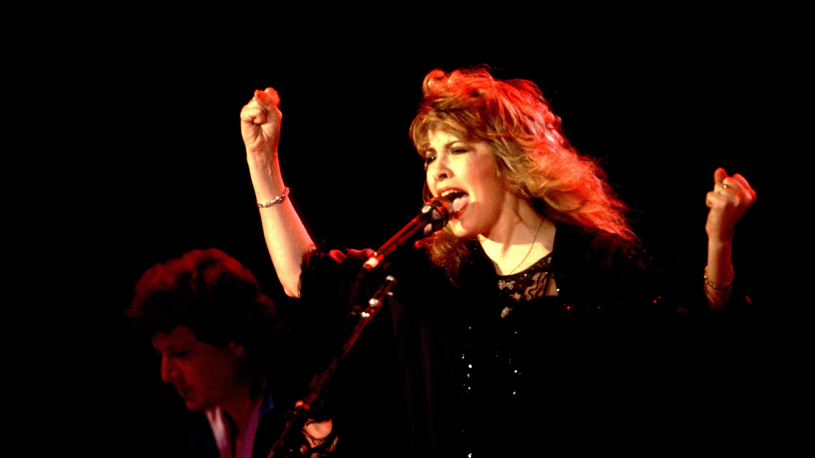 Las 5 mejores canciones en solitario de Stevie Nicks que no superan los diecisiete