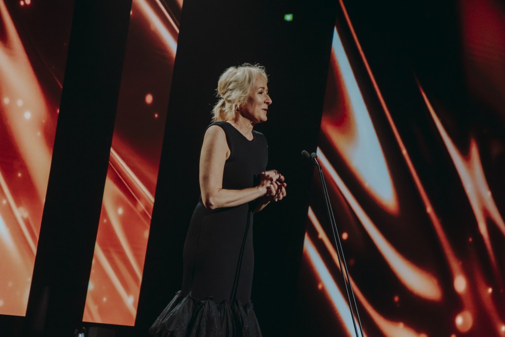 Lea el discurso de Annabelle Herd en el Salón de la Fama ARIA 2026
