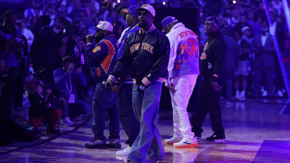 Los raperos de Wu-Tang Clan y Fat Joe NYC celebran la victoria del campeonato de los Knicks