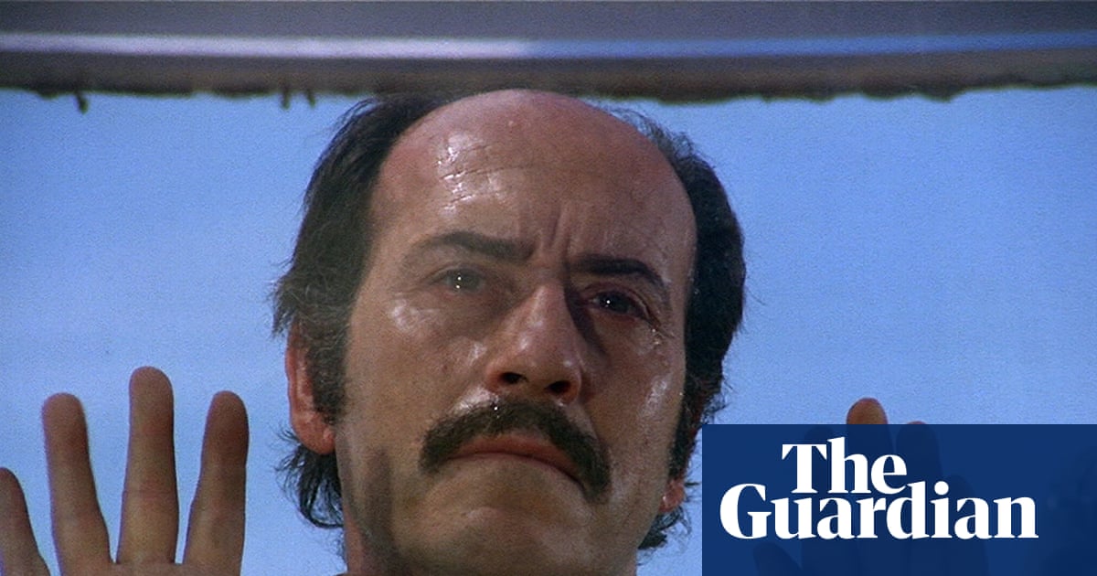 Reseña de La Cabina/El Televisor: horror y ansiedad en el aire y en el futuro en la España de Franco | Película