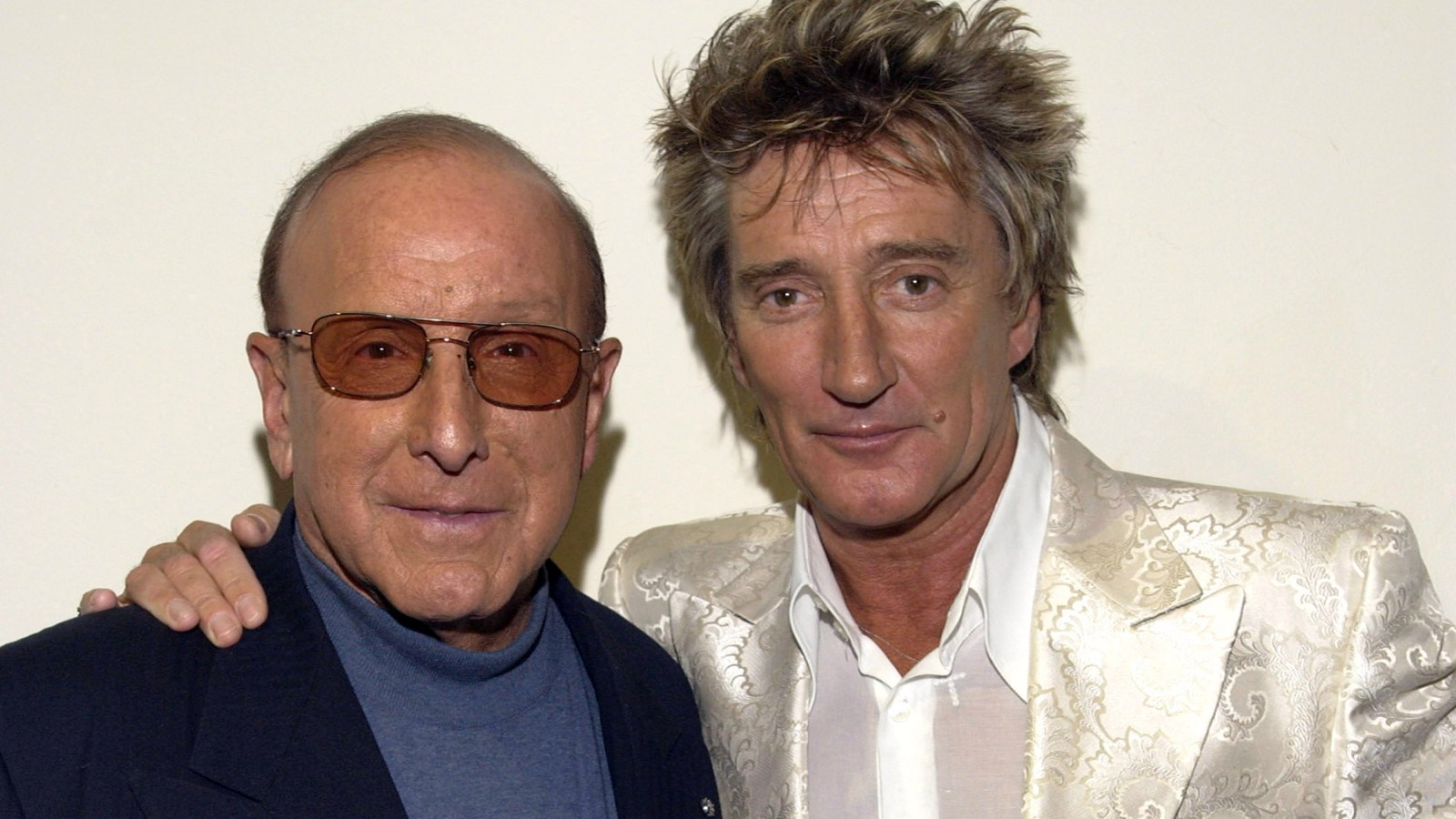 Rod Stewart, Carlos Santana y Patti Smith rinden homenaje a Clive Davis