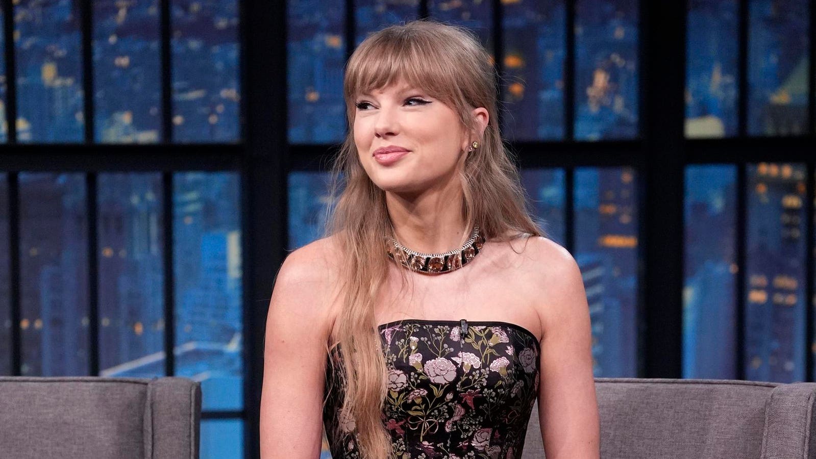 Taylor Swift se une a la realeza country en el debut de su último sencillo