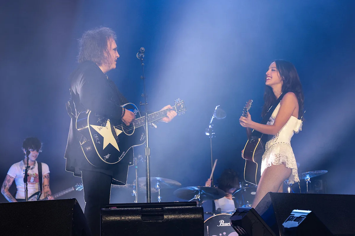 ¿Olivia Rodrigo cantando con Robert Smith? Es intuición gótica